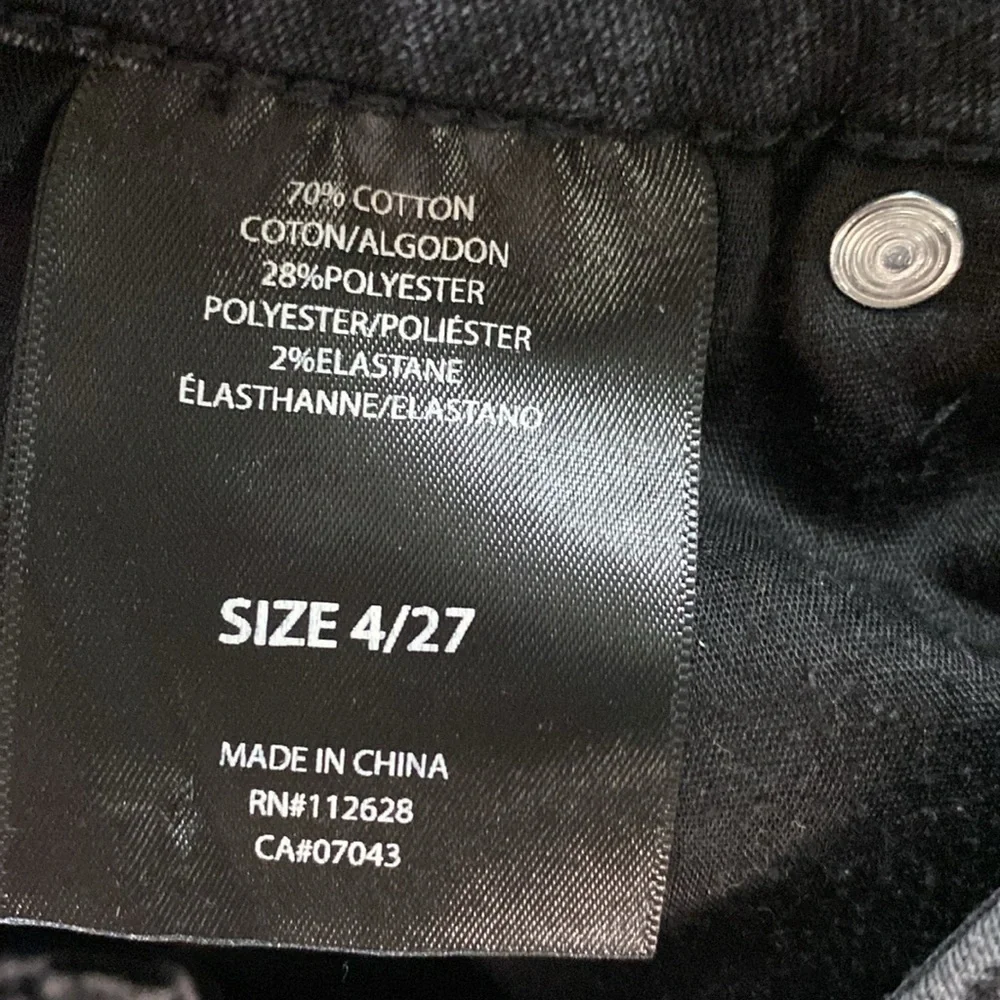 Tahari cropped skinny jeans size 4/27 black wash